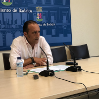 Sustitución de señales y reparación de aceras, medidas que llevarán a cabo en Badajoz