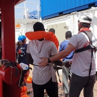 Adiós al Open Arms y hola al Ocean Viking: 365 inmigrantes esperan desembarcar en Europa