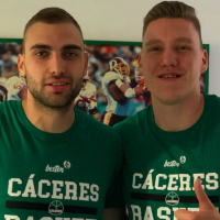 Los jugadores del Cáceres Patrimonio pasan el reconocimiento médico