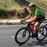 Pedro Sánchez gana al sprint el LV Premio Circuito de Hervás de Ciclismo
