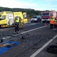 Un muerto y nueve heridos en un grave accidente en la autopista AP-7