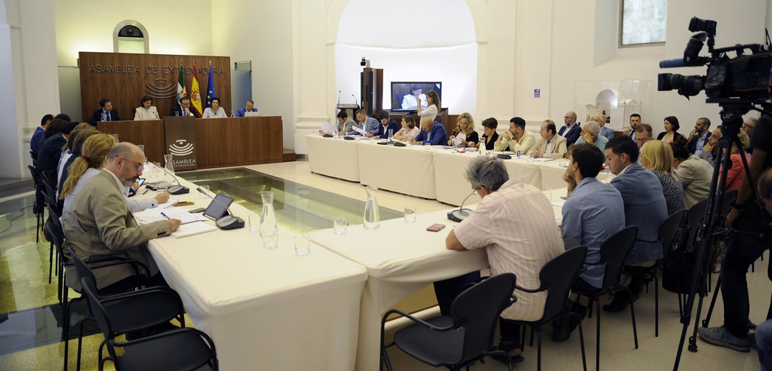 La oposición lamenta que la Junta no reconozca la realidad económica de la región