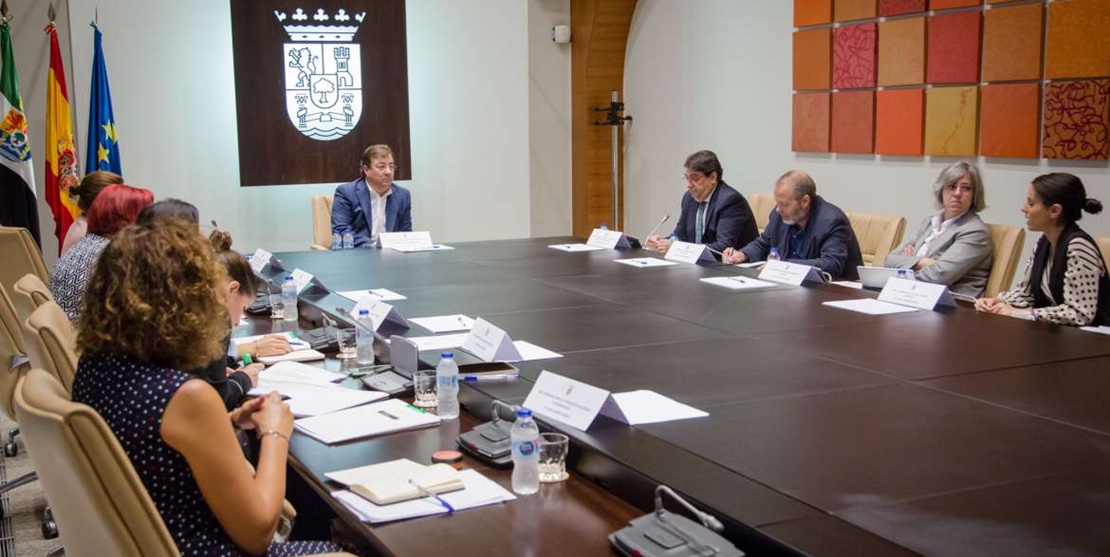 La Junta quiere reformar el Estatuto de Autonomía para eliminar los aforamientos