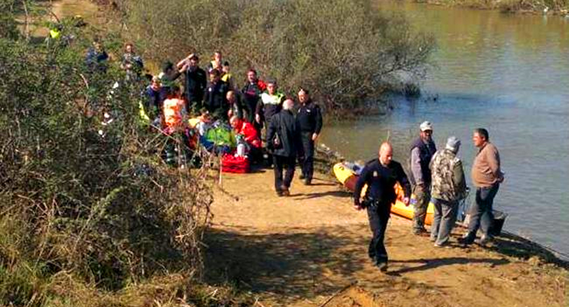 Un helicóptero interviene en el accidente de una piragüista en Cáceres