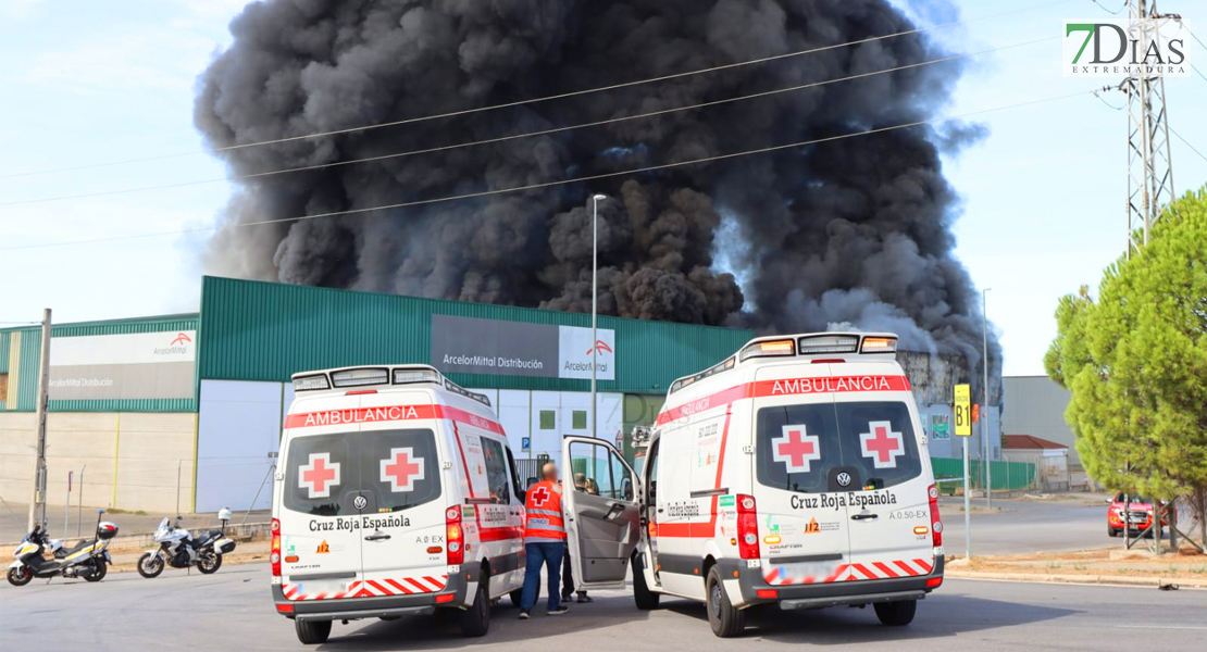 Imágenes del grave incendio en el Polígono el Nevero