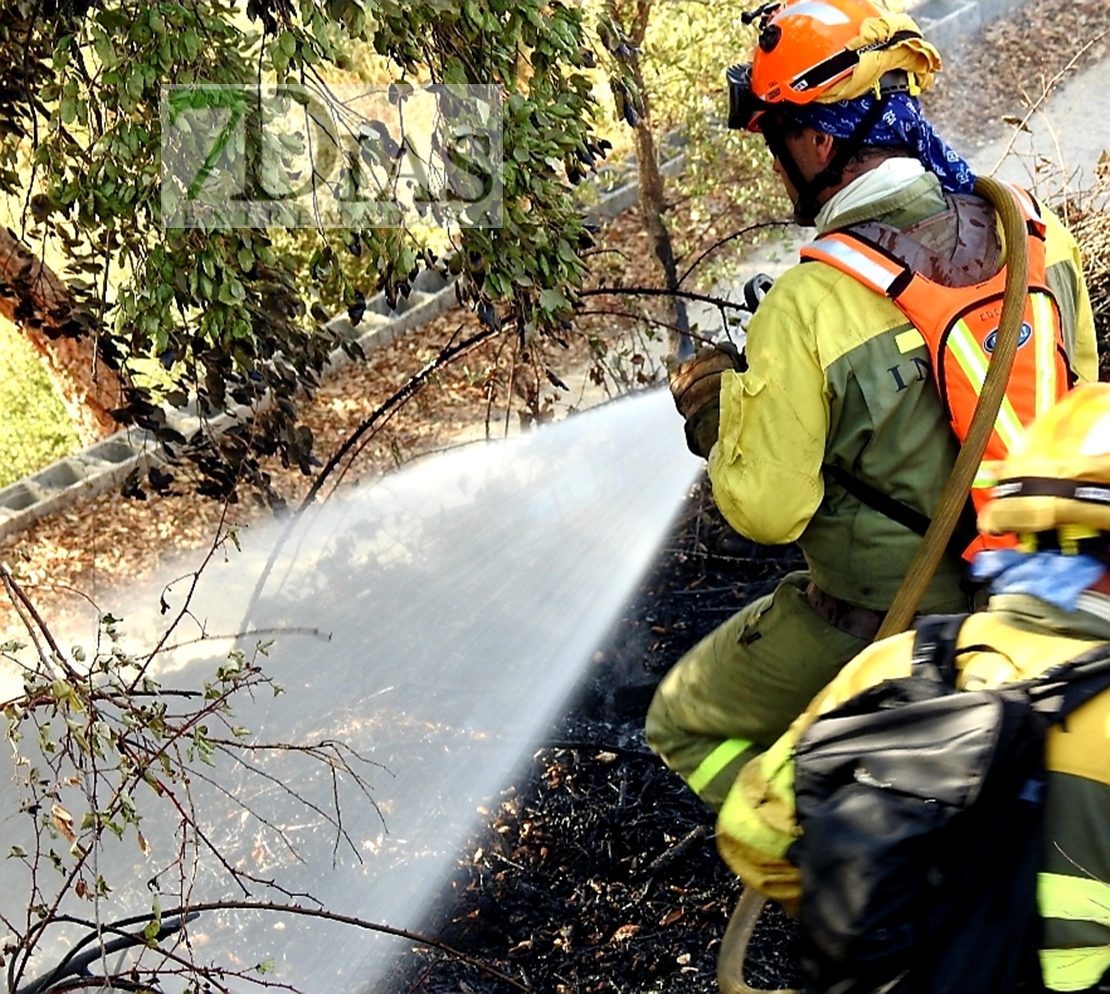 Imágenes del incendio de Alcuéscar (CC)