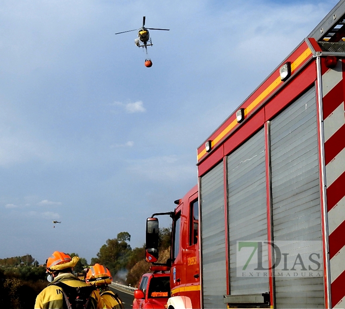 Imágenes del incendio de Alcuéscar (CC)