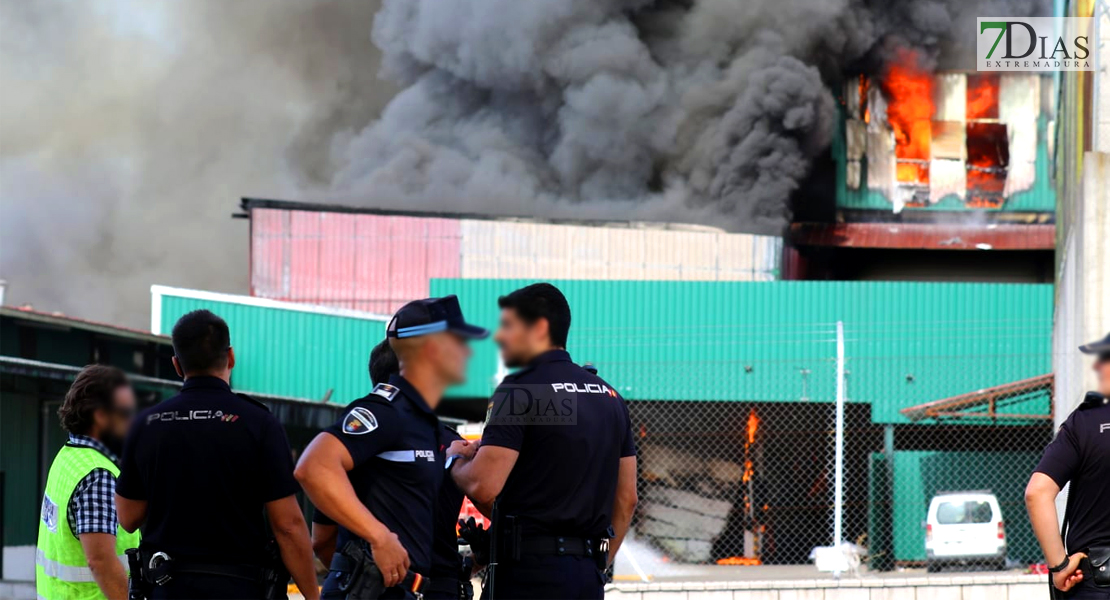 Imágenes del grave incendio en la Panificadora