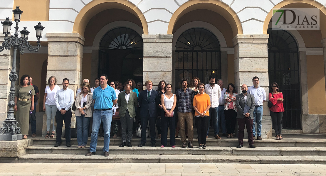 Minuto de silencio por la mujer apuñalada en Madrid