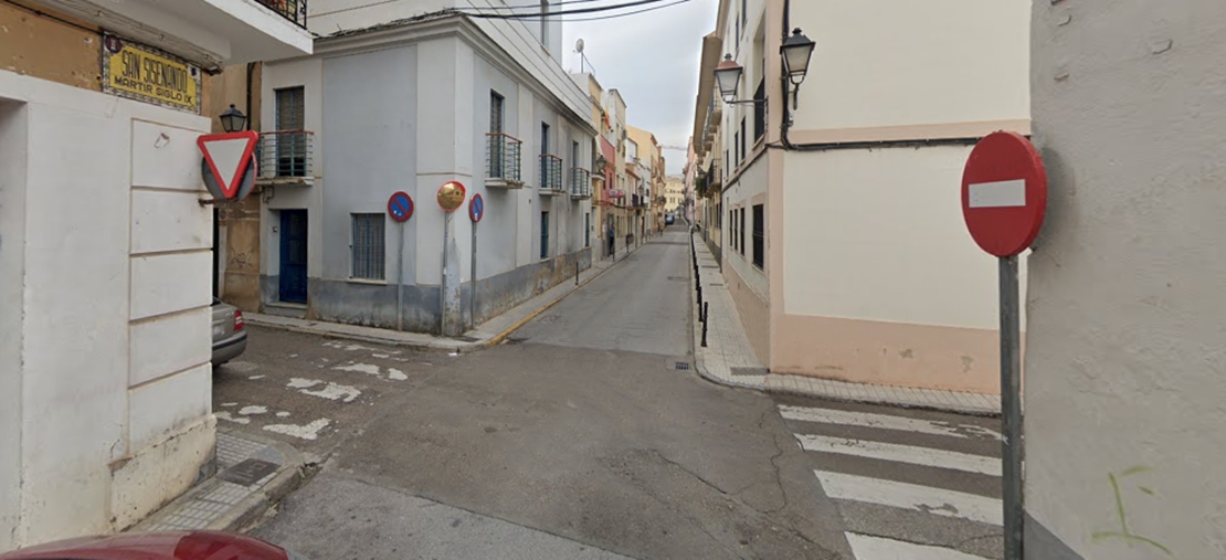 Un joven herido en una colisión coche/monopatín en Badajoz