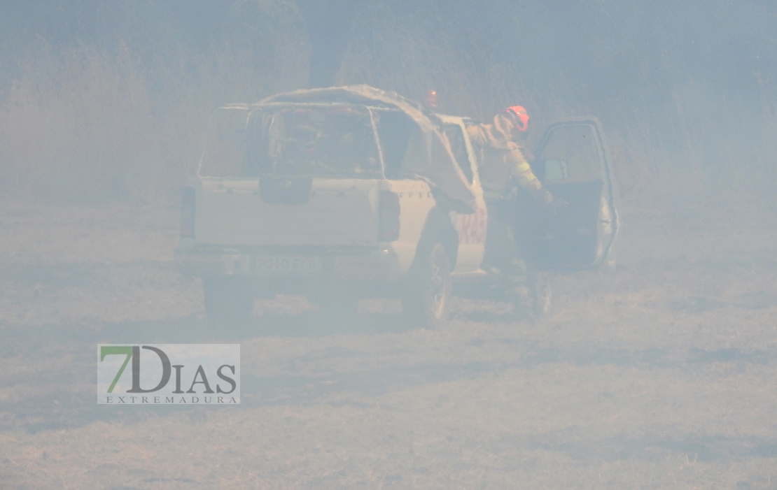 Imágenes del incendio en la Nacional 432 (Badajoz)