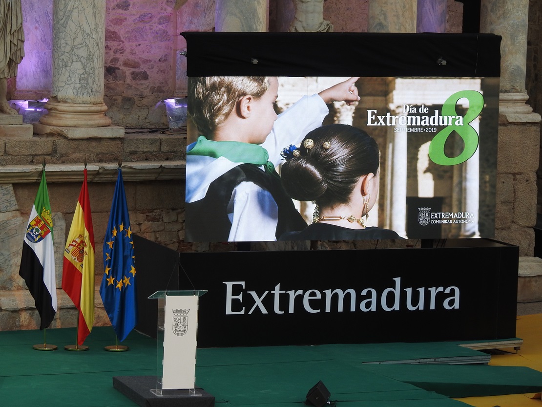 Imágenes del acto de entrega de las Medallas de Extremadura 2019