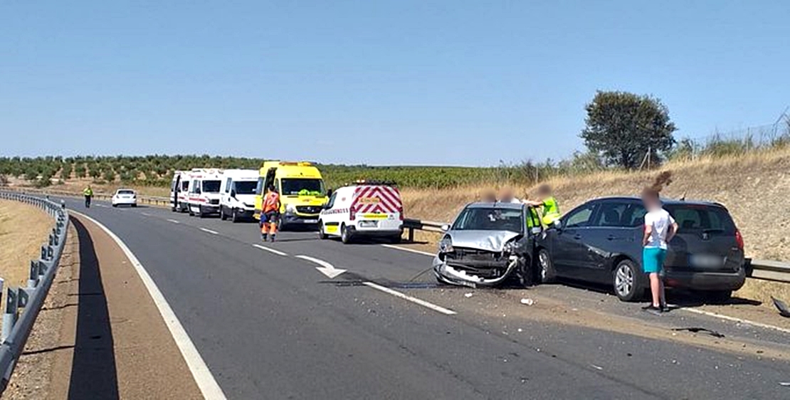 Tres heridos en un accidente entre Badajoz y La Albuera