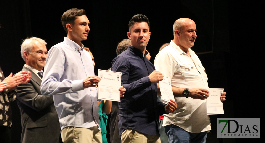 Imágenes de la entrega de medallas y distinciones de la Policía Local de Badajoz