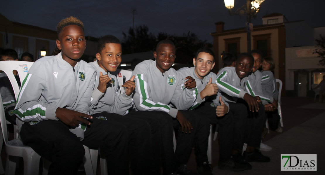 Imágenes del acto inaugural del V Torneo de fútbol infantil Ciudad de Talavera la Real