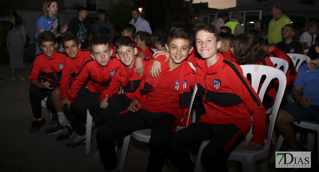 Imágenes del acto inaugural del V Torneo de fútbol infantil Ciudad de Talavera la Real