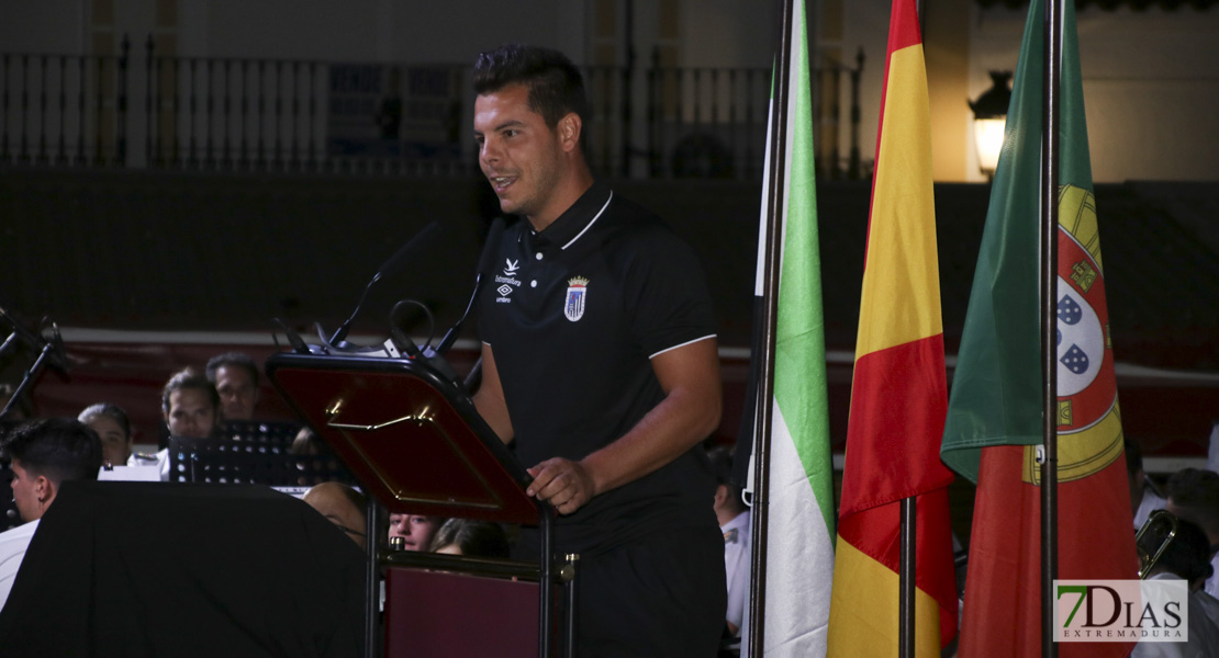 Imágenes del acto inaugural del V Torneo de fútbol infantil Ciudad de Talavera la Real