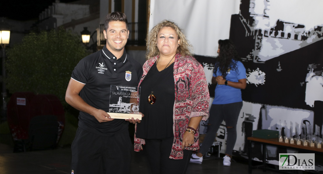 Imágenes del acto inaugural del V Torneo de fútbol infantil Ciudad de Talavera la Real