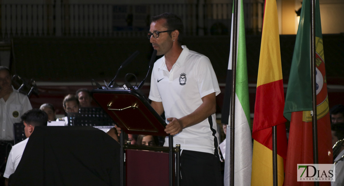 Imágenes del acto inaugural del V Torneo de fútbol infantil Ciudad de Talavera la Real