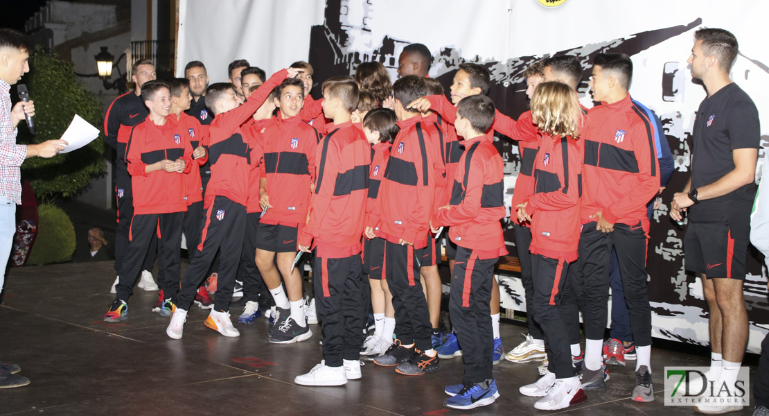 Imágenes del acto inaugural del V Torneo de fútbol infantil Ciudad de Talavera la Real