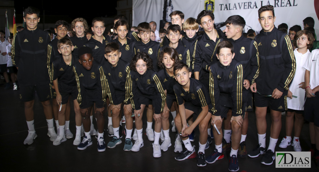 Imágenes del acto inaugural del V Torneo de fútbol infantil Ciudad de Talavera la Real