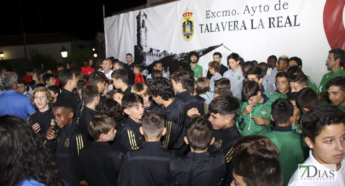 Imágenes del acto inaugural del V Torneo de fútbol infantil Ciudad de Talavera la Real