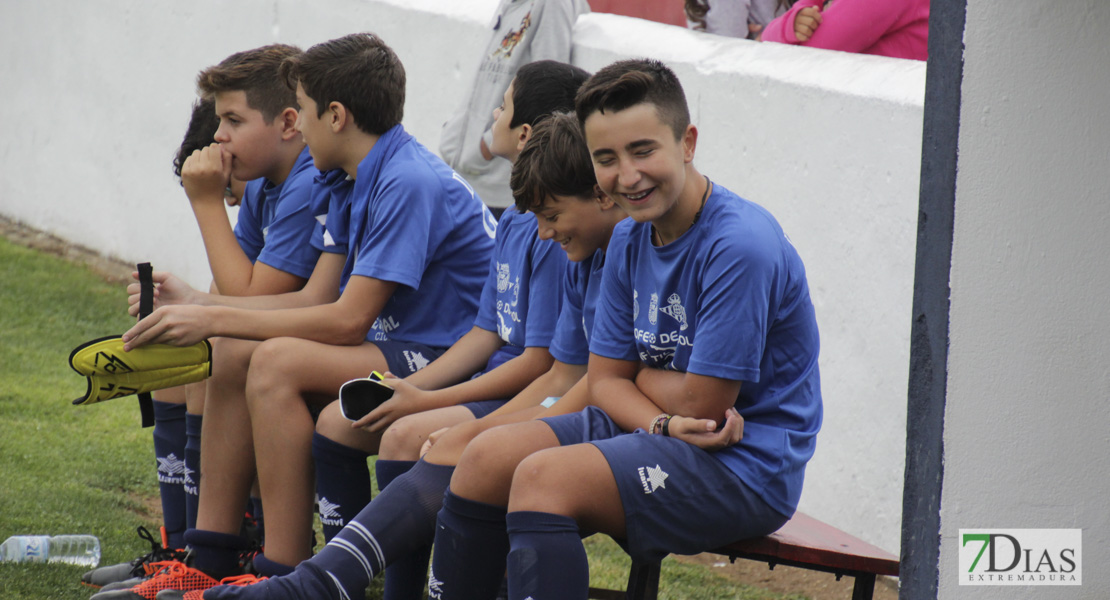 Imágenes de la 1ª jornada del V Torneo Internacional de fútbol infantil Ciudad de Talavera la Real