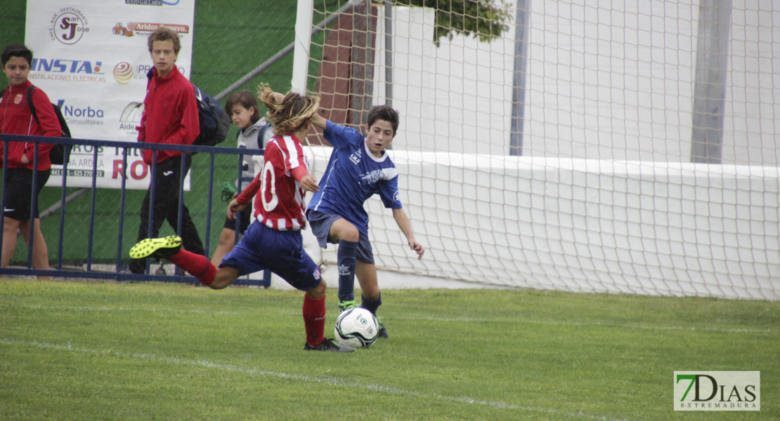 Imágenes de la 1ª jornada del V Torneo Internacional de fútbol infantil Ciudad de Talavera la Real