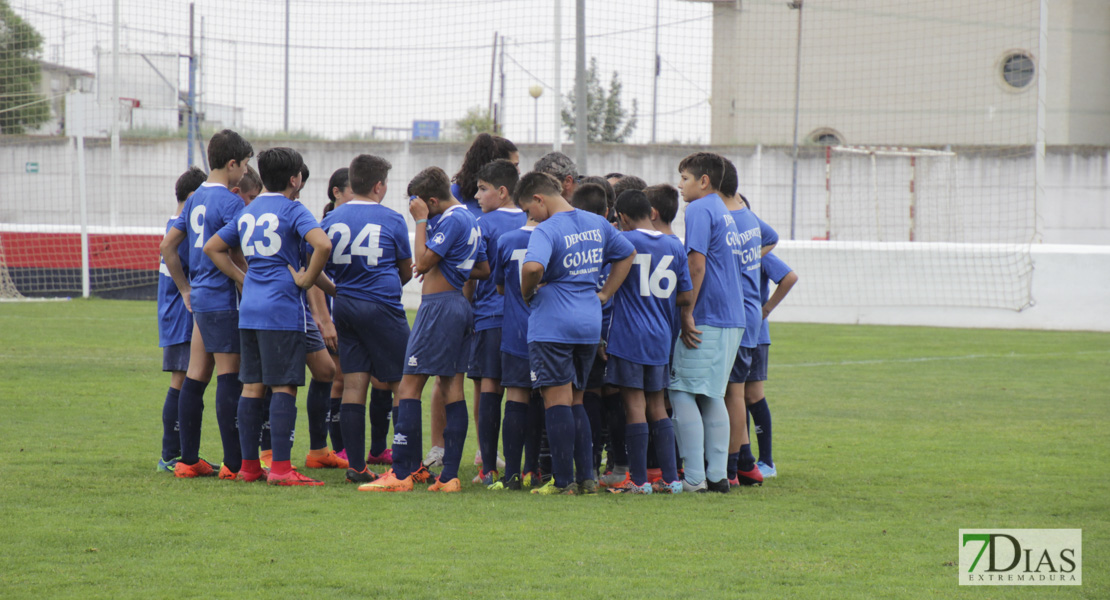 Imágenes de la 1ª jornada del V Torneo Internacional de fútbol infantil Ciudad de Talavera la Real