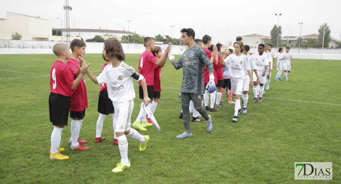 Imágenes de la 1ª jornada del V Torneo Internacional de fútbol infantil Ciudad de Talavera la Real