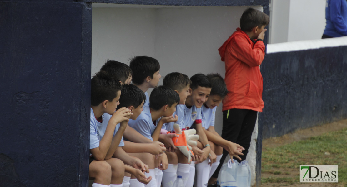 Imágenes de la 1ª jornada del V Torneo Internacional de fútbol infantil Ciudad de Talavera la Real