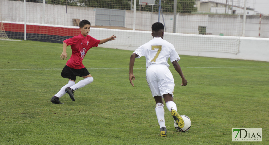 Imágenes de la 1ª jornada del V Torneo Internacional de fútbol infantil Ciudad de Talavera la Real