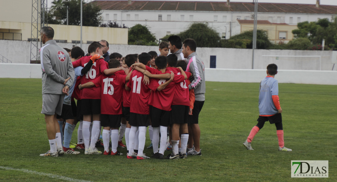 Imágenes de la 1ª jornada del V Torneo Internacional de fútbol infantil Ciudad de Talavera la Real