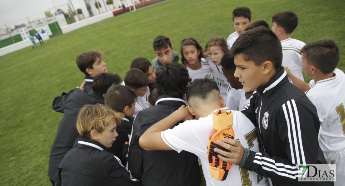 Imágenes de la 1ª jornada del V Torneo Internacional de fútbol infantil Ciudad de Talavera la Real