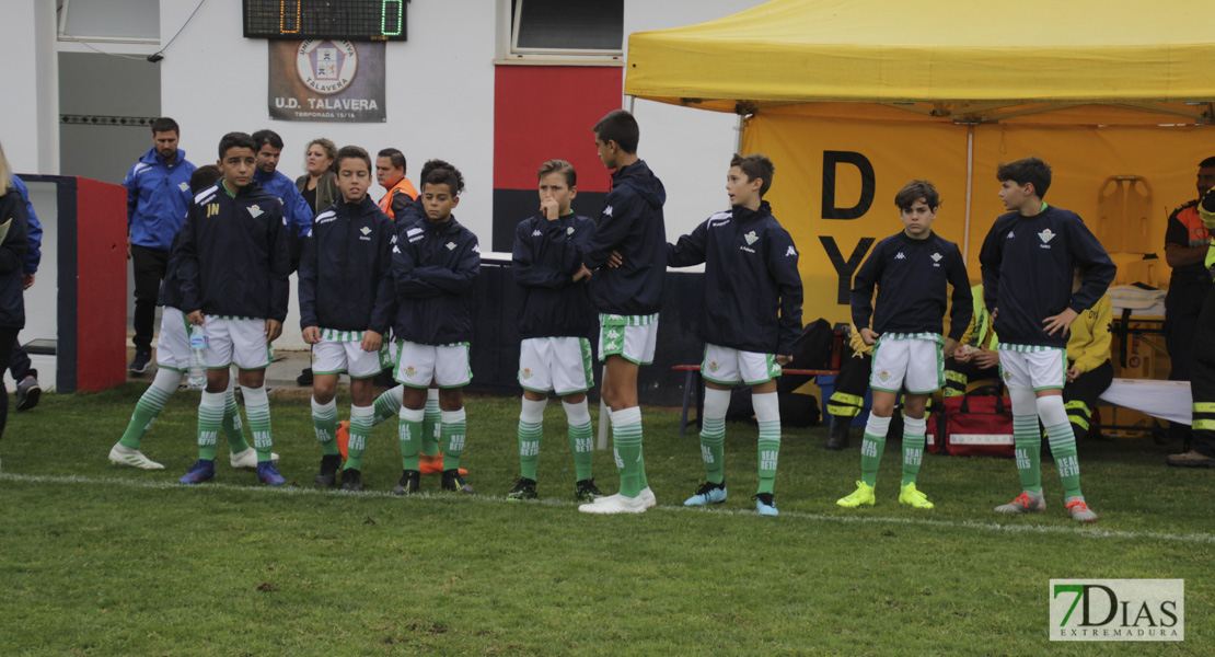 Imágenes de la 1ª jornada del V Torneo Internacional de fútbol infantil Ciudad de Talavera la Real