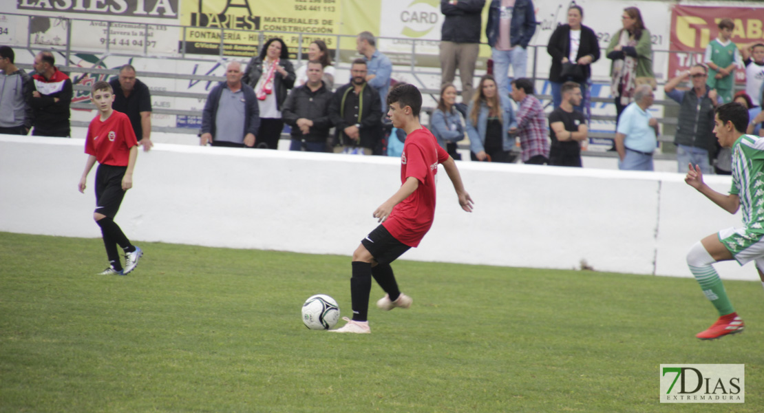 Imágenes de la 1ª jornada del V Torneo Internacional de fútbol infantil Ciudad de Talavera la Real