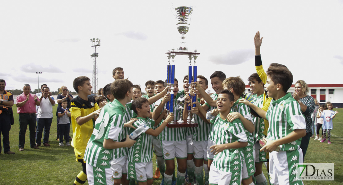 Imágenes del último día del V Torneo Internacional de fútbol infantil Ciudad de Talavera