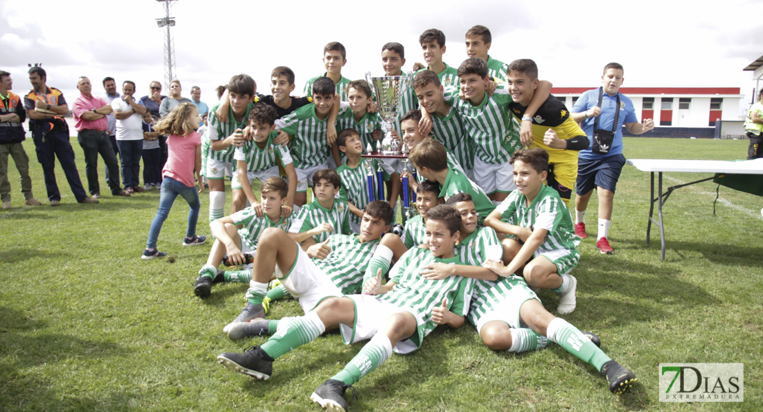 Imágenes del último día del V Torneo Internacional de fútbol infantil Ciudad de Talavera