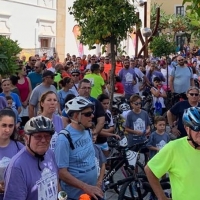 Más de 800 personas participan en el tradicional Día de la Bicicleta