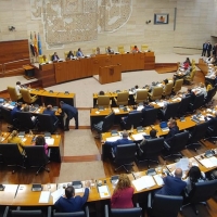 Tren, cava, financiación autonómica y SMI, protagonistas del pleno de la Asamblea