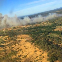 Reavivan las llamas de un incendio estabilizado en La Vera