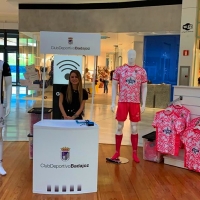 Ya puedes comprar tu camiseta del CD. Badajoz en el CC El Faro