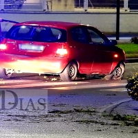 Un vehículo se accidenta en una rotonda de la avenida de Elvas (Badajoz)