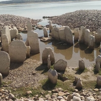 Cultura y la Junta se comprometen a conservar el dolmen de Guadalperal bajo las aguas del embalse