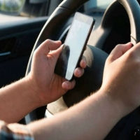 70.000 conductores extremeños confiesan hacerse selfies conduciendo