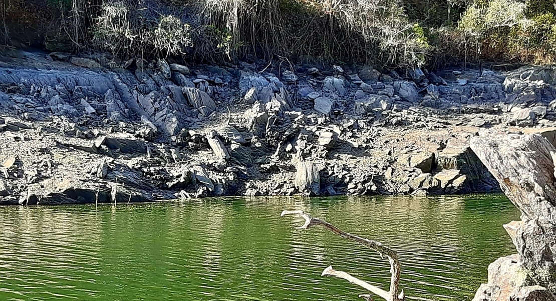 El bajo cauce del Tajo deja visibles algunas estructuras antiguas