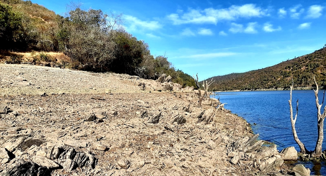 El bajo cauce del Tajo deja visibles algunas estructuras antiguas