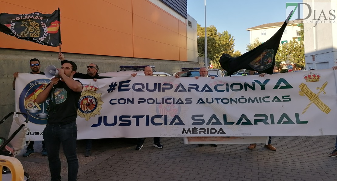 Jusapol se manifiesta ante la visita de Ábalos: “La equiparación salarial todavía no es real”