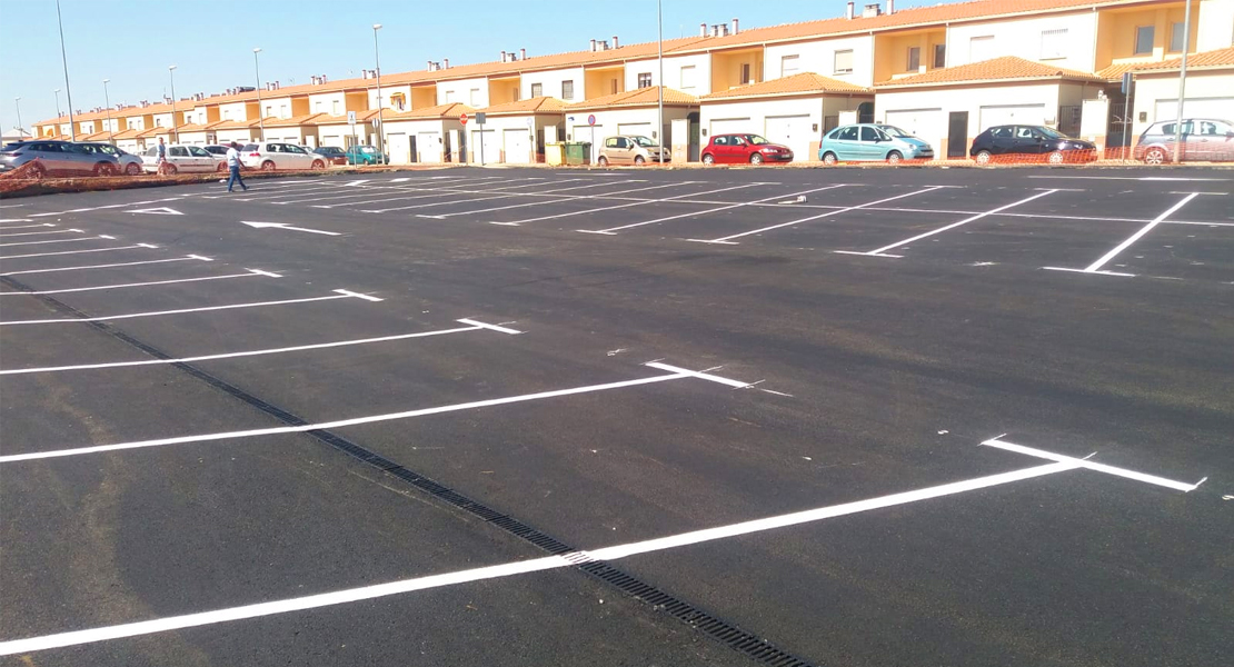 La Diputación dota con más de 80 plazas de aparcamiento al centro de salud de Montijo-Puebla