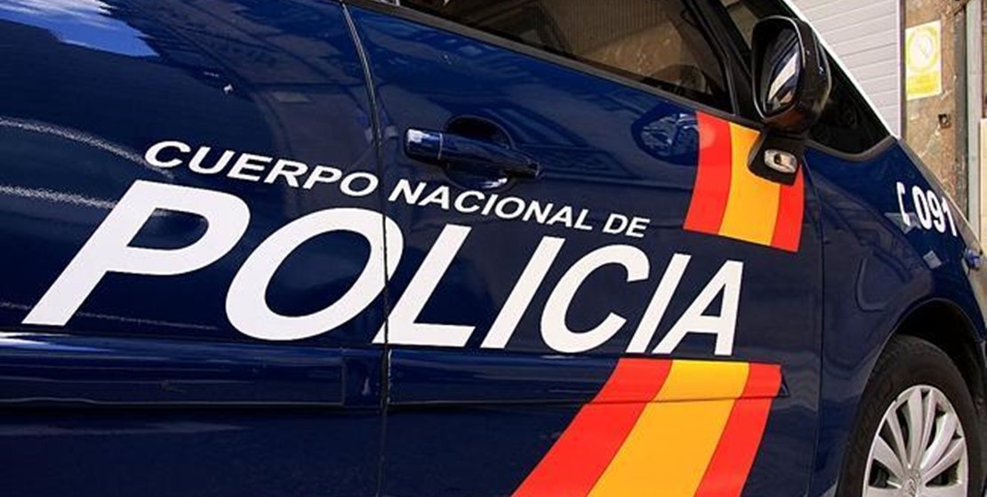 Un hombre secuestra a su mujer y se atrinchera en un piso de Madrid